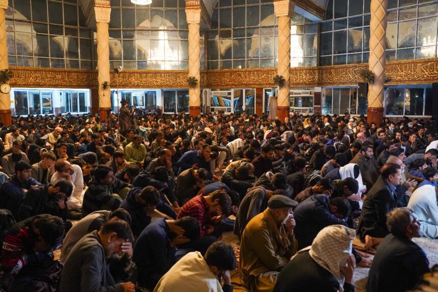 ملک بھر میں مجالسِ عزا جاری پاکستان بھر میں مجالسِ عزا کا سلسلہ جاری