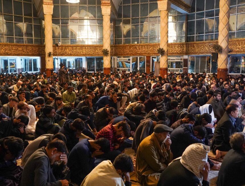 ملک بھر میں مجالسِ عزا جاری پاکستان بھر میں مجالسِ عزا کا سلسلہ جاری